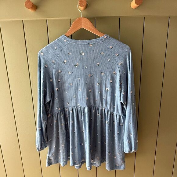 NWT Torrid Smocked Henley Babydoll Top in Mia Ditsy Floral Mountain Spring-Large - Picture 4 of 6